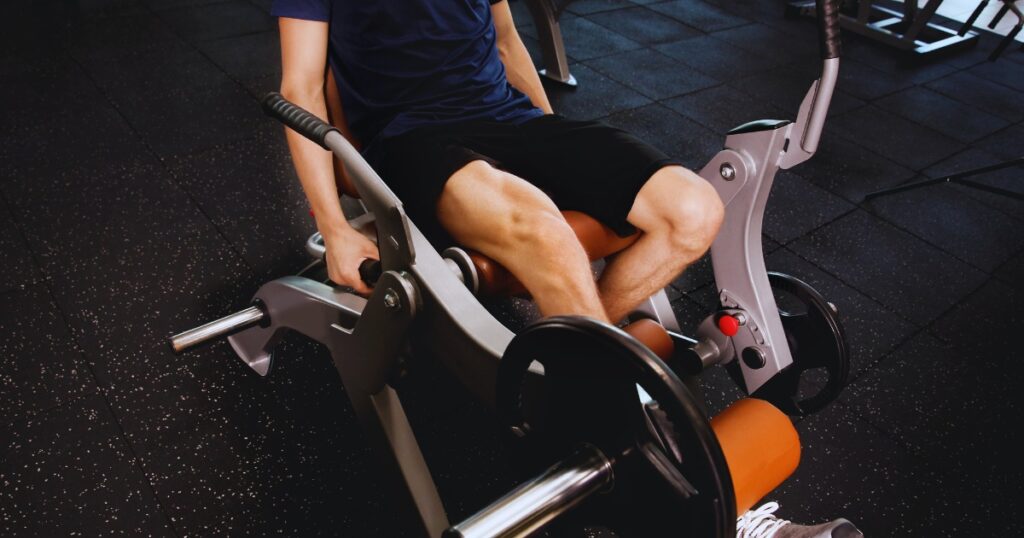 Strengthening your quadriceps is essential for building overall lower body strength, stability, and performance. Dumbbell quad exercises are particularly regarded as very effective at training these muscles in the gym or at home.