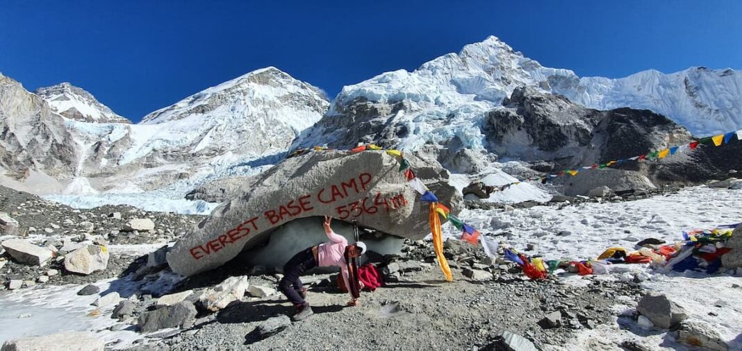 Mount Eerest base camp